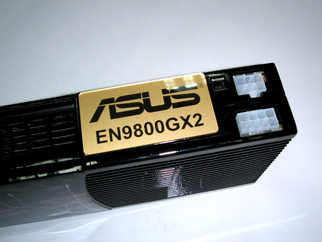 Foto Asus EN9800GX2 TOP - 018.jpg